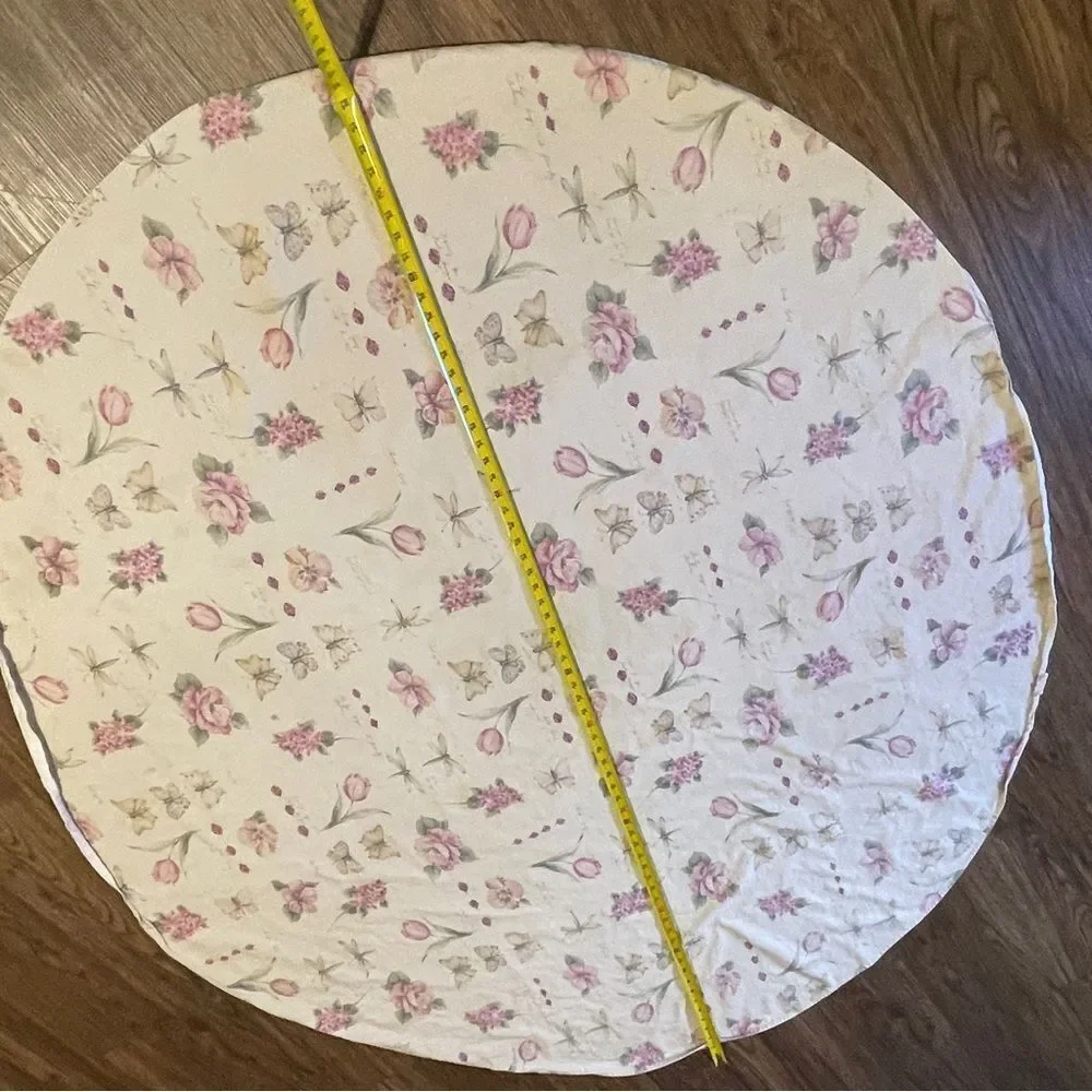 Vintage Floral Oval Tablecloth Butterflies Flowers Ladybugs White Pink Green
